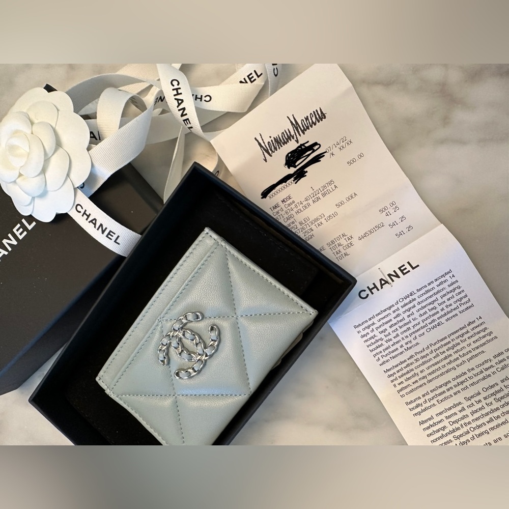 Chanel card holder - Picture 7 of 9